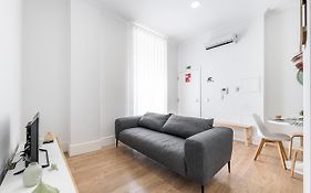 Vibrant Host Solutions - Heroismo'S Metro